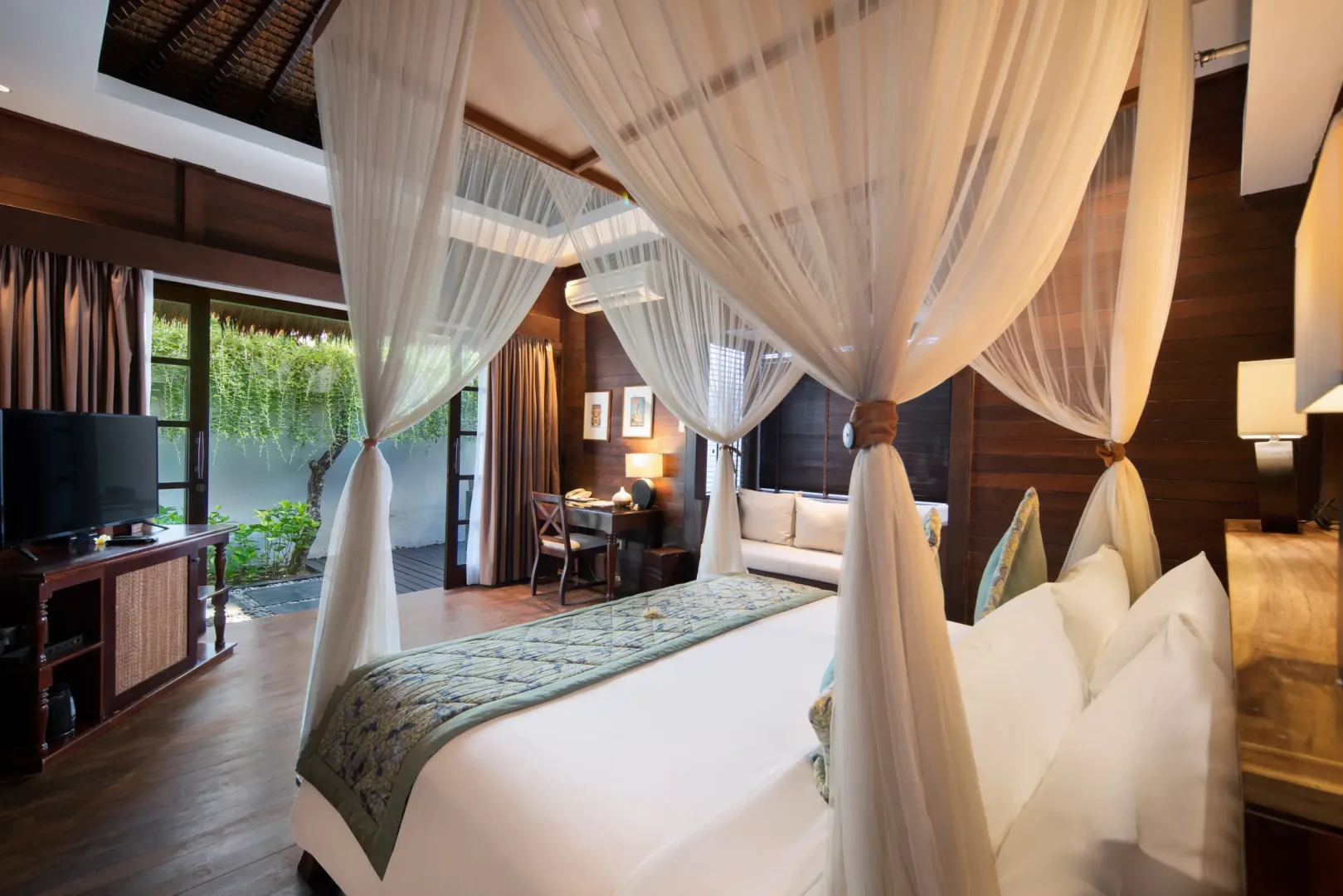 LEMBONGAN BEACH CLUB & RESORT